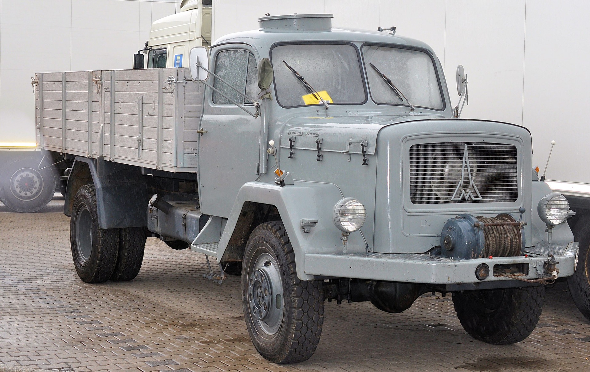 oldtimer-2761430_1920